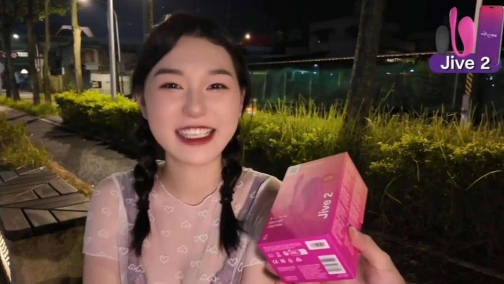 台湾夜市搭讪美女大学生老色批福利社—lsp福利社老色批福利社
